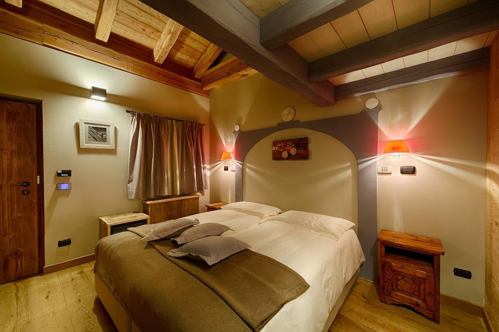 Les Plaisirs D'Antan Hotell Jovencan Exteriör bild