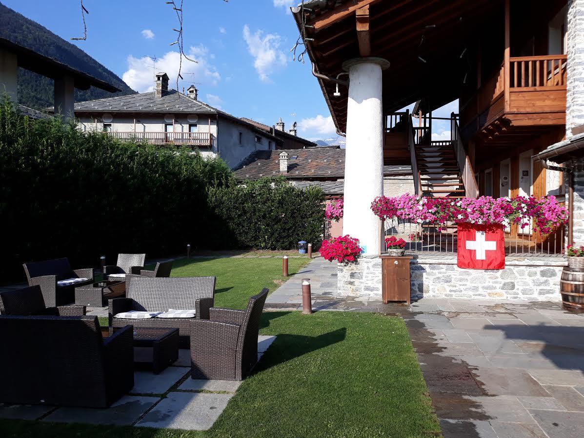 Les Plaisirs D'Antan Hotell Jovencan Exteriör bild