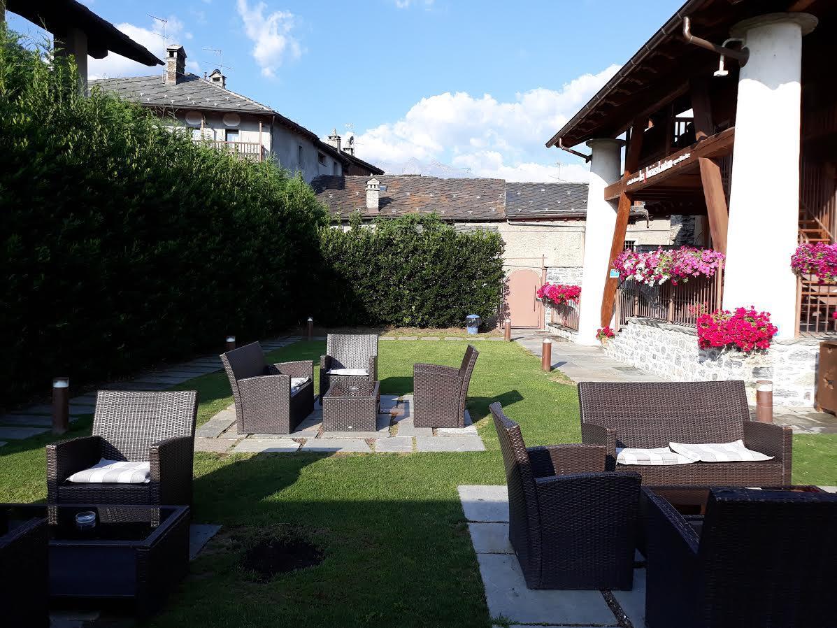 Les Plaisirs D'Antan Hotell Jovencan Exteriör bild